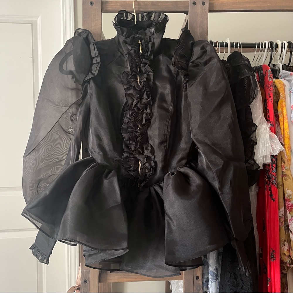 Selkie Banquet Blouse in Black.